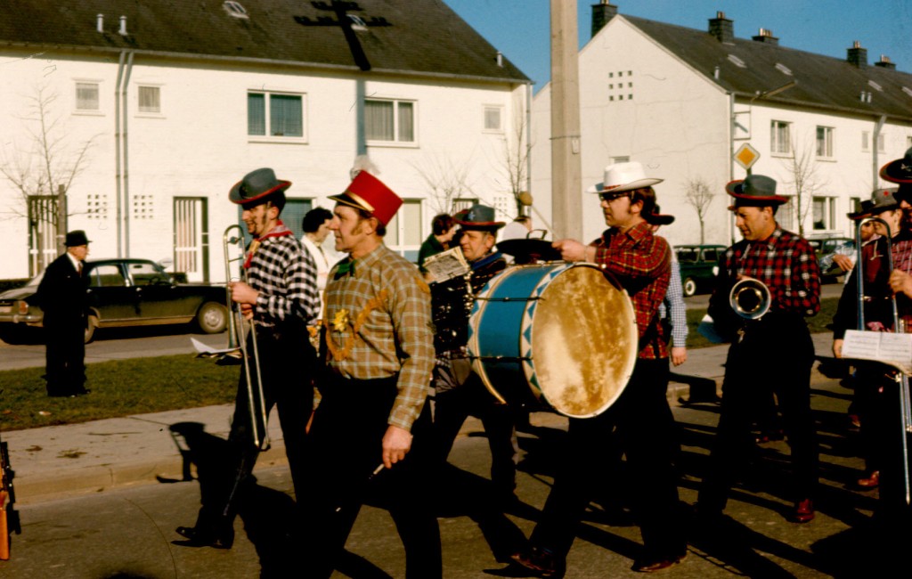 1970 Musikverein beim Karneval 1970er Jahre mit Dirigent Leo Lentzen in St.Vith